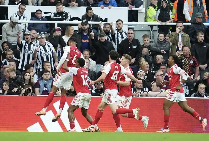 8000万镑解约金+半赛季选帅！曼联救星名单曝光，这1人最该抢