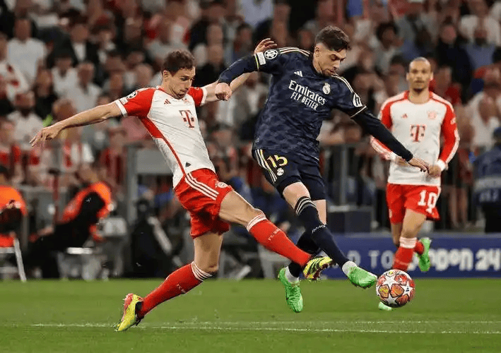 欧冠焦点战：拜仁火力全开，圣吉联合难逃惨败？